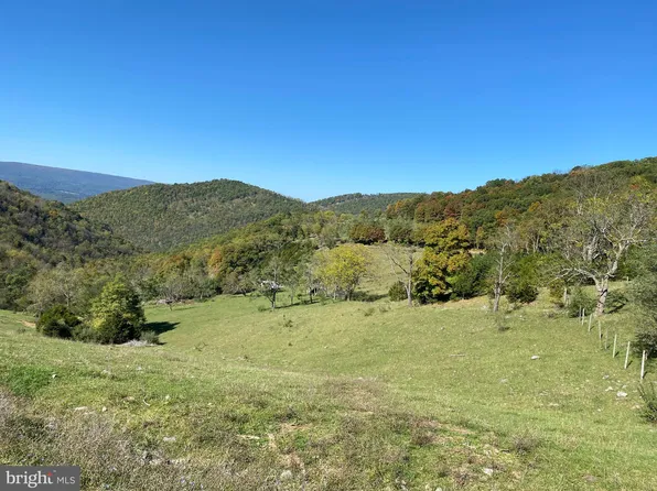 1976 Williamsport Rd, Old Fields, WV 26845