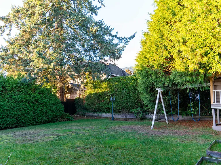 2321 Jefferson Ave — Photo 20