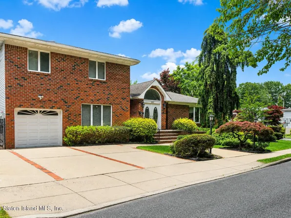 1061 Woodhull Ave, Staten Island, NY 10312