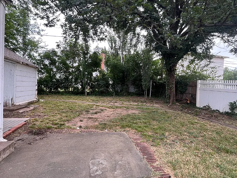 1706 W Arrowhead Pl — Photo 3
