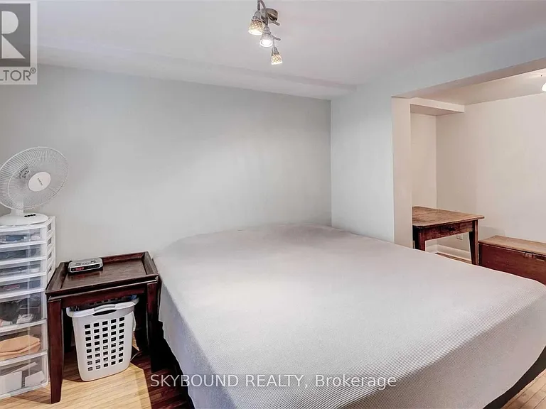 134 Glenwood Cres #LOWER — Photo 10