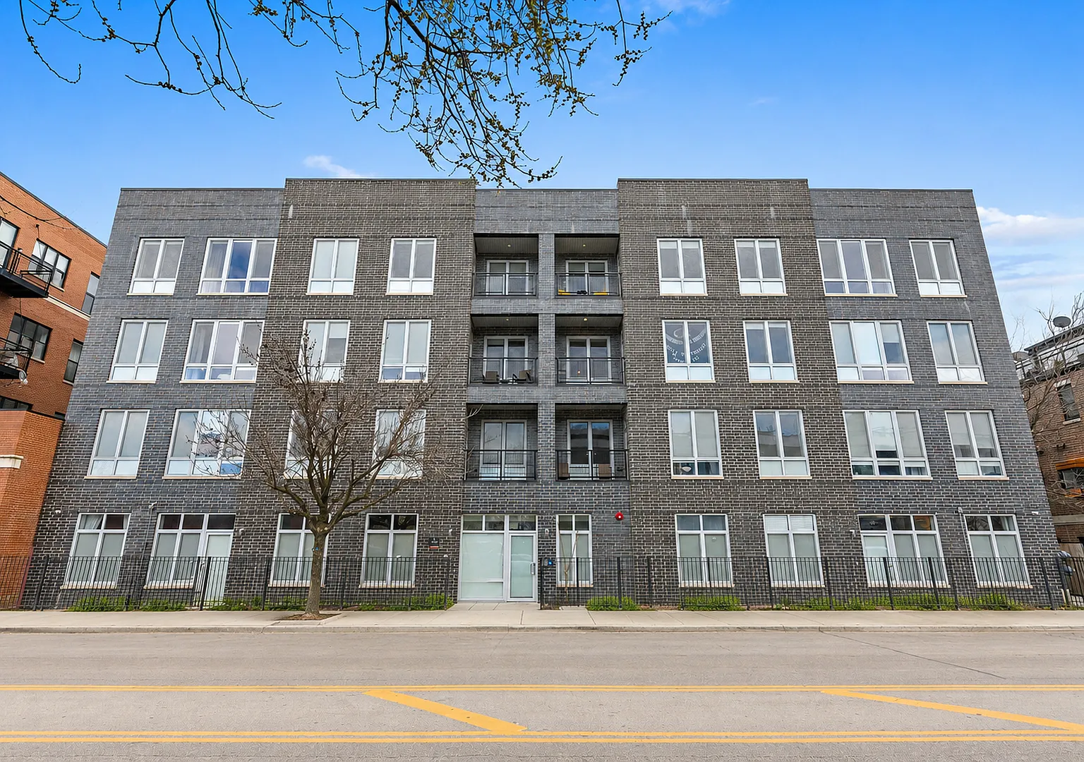 1 bed, 700 sqft, $2,150 — Photo 1