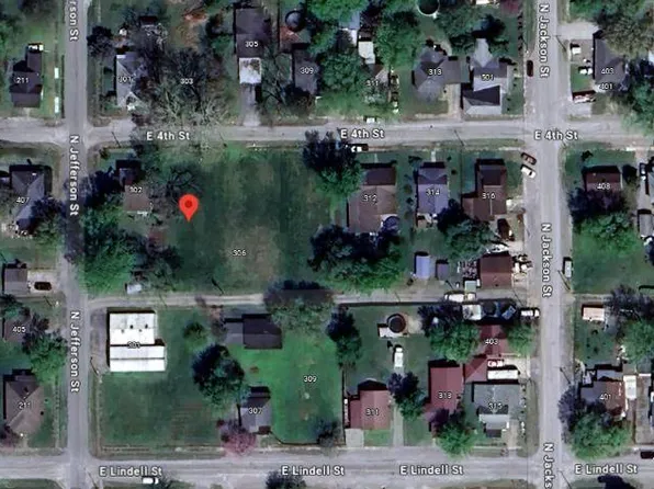 304 E 4th St, West Frankfort, IL 62896