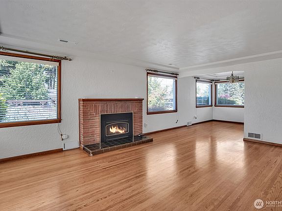 3rd image of 1117 N Mason Avenue