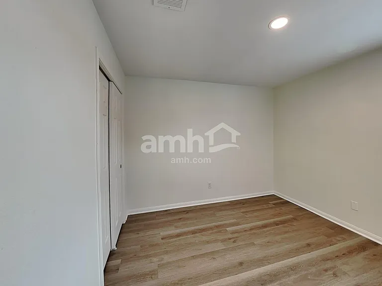 1701 Amberwood Loop — Photo 14