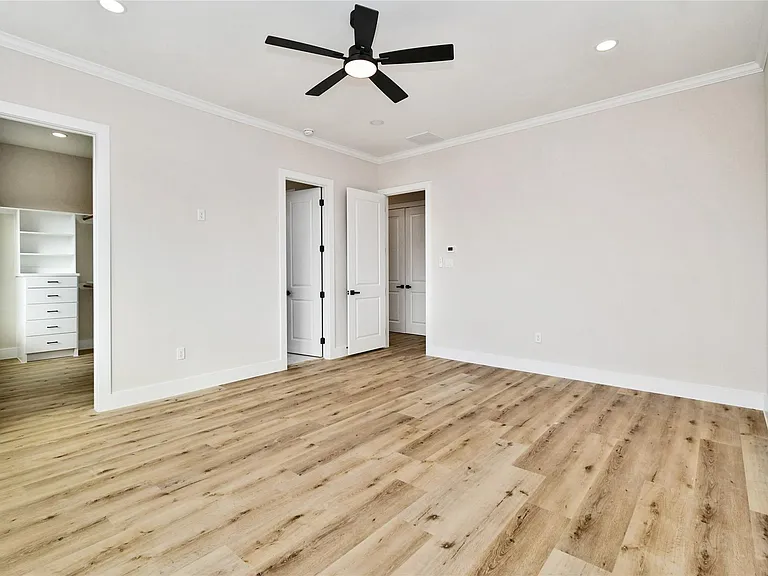 3231 Tuam St — Photo 29