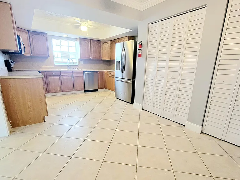 2021 NW 64th Ave #A — Photo 7