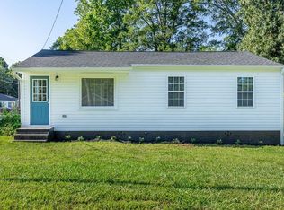 1045 Elwood St, Burlington, NC 27217