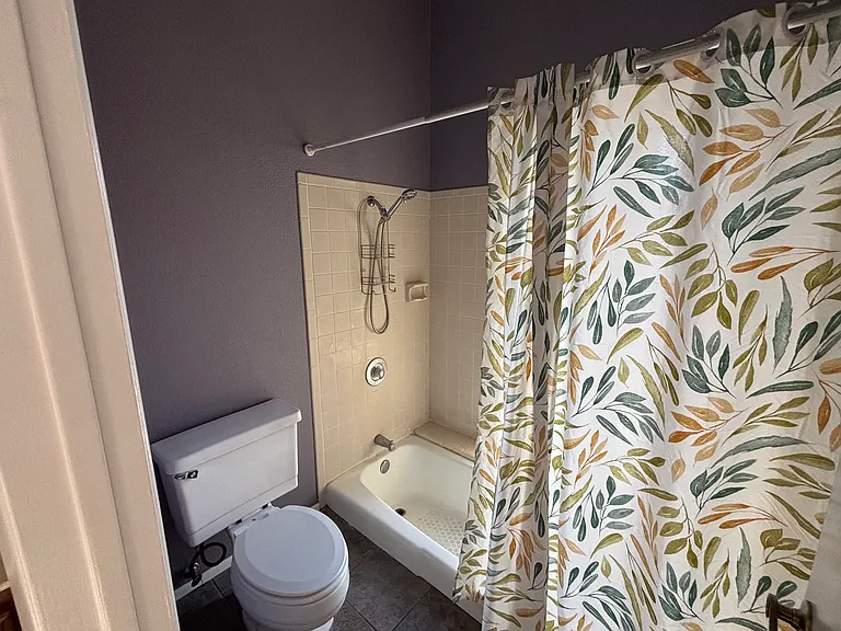413 W Beverly Ln — Photo 27