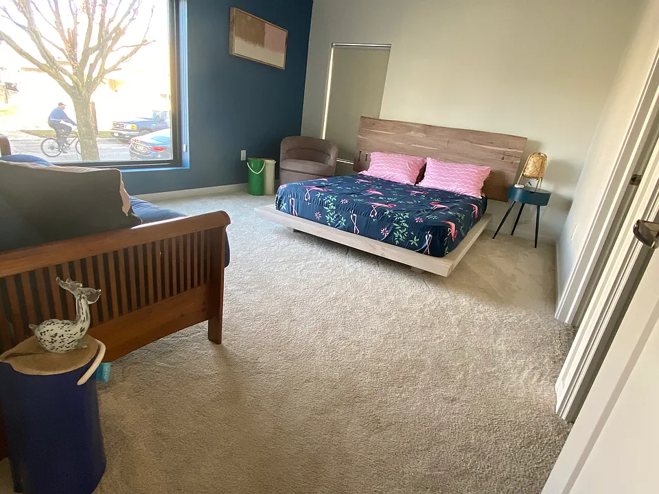First floor, front bedroom
