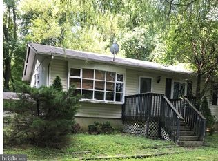 32 Hillside Rd, New Castle, DE 19720