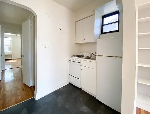 Rented by Kahen Properties | media 15