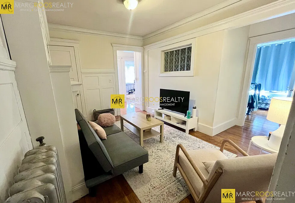 3 bed, $5,800 — Photo 1