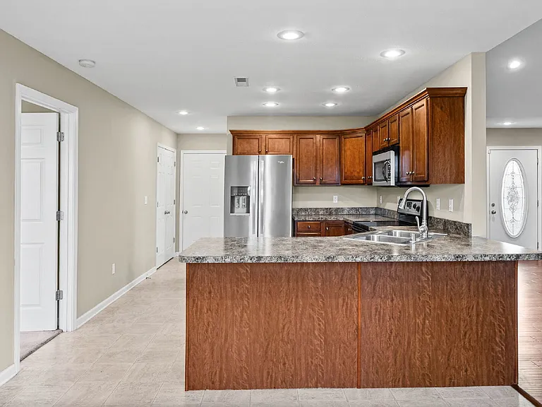212 Westminster Pl — Photo 11