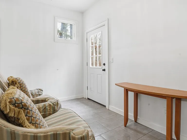 420 Maple Ave S — Photo 21