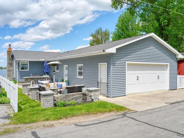 5480 Pleasant Valley Rd, Manitou Beach, MI 49253