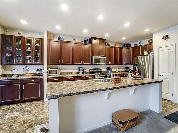 5th image of 69 Cascade Dr