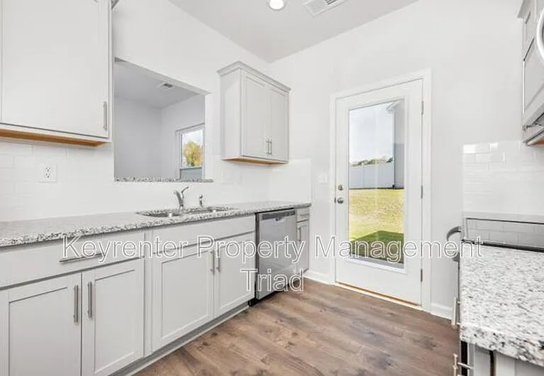 1122 Banworth Ct — Photo 22