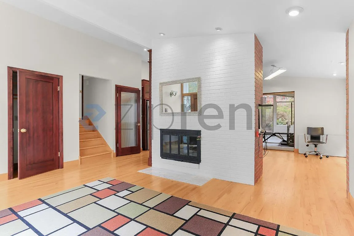 4 bed, 1.5 bath, 2145 sqft, $3,980 — Photo 3