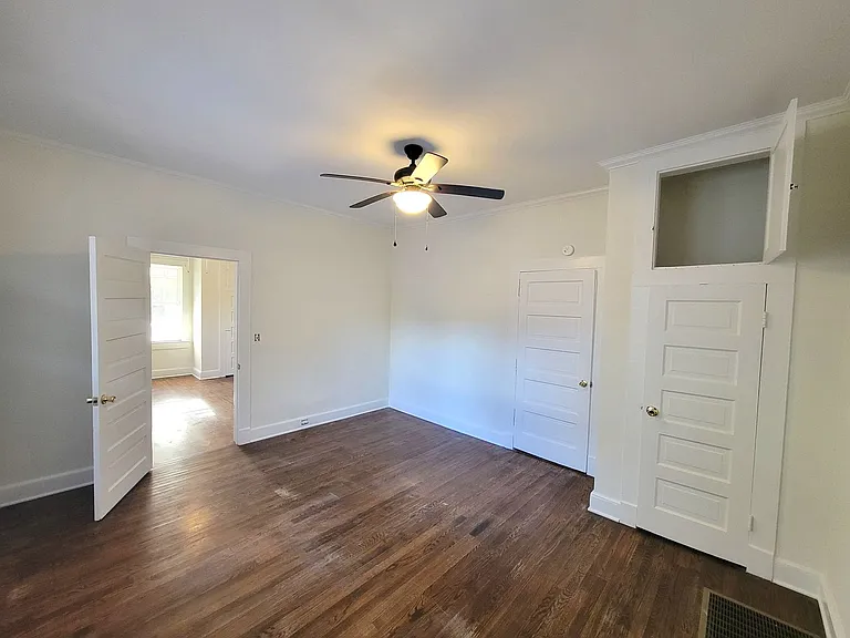505 Ross Ave — Photo 10