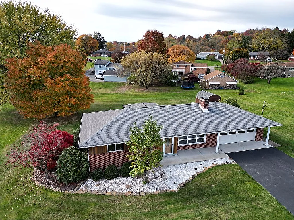 304 Silverview Dr photo 1