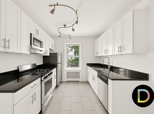 209 E 60th St #1B, New York, NY 10022