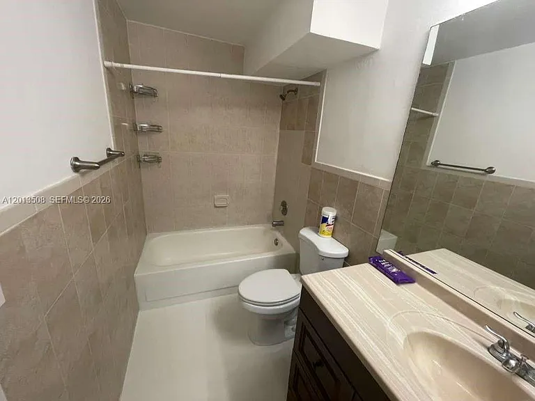 809 NE 199th St #105-7 — Photo 12