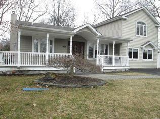 809 Glendale Rd, West Babylon, NY 11704