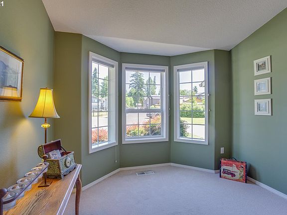 4th image of 5614 NE 52nd Ct