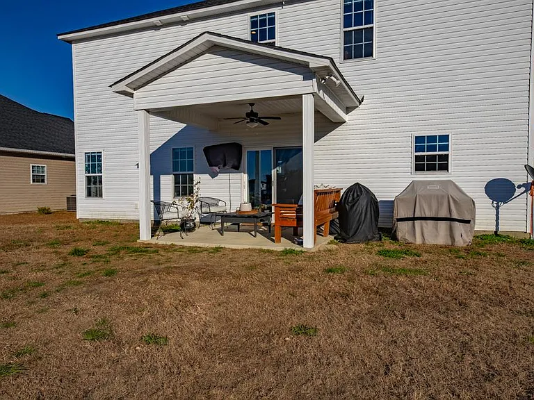 1024 Loretta Ln — Photo 19