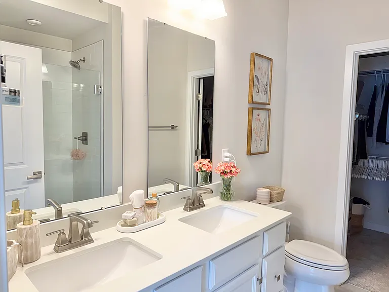 Dual vanity in master bathroom