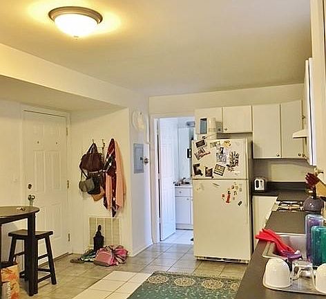 2nd image of 1022 N Damen Ave #3V