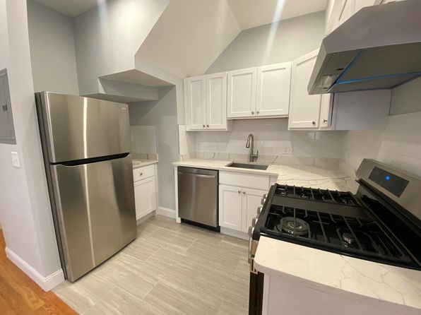 560 Warren St #2