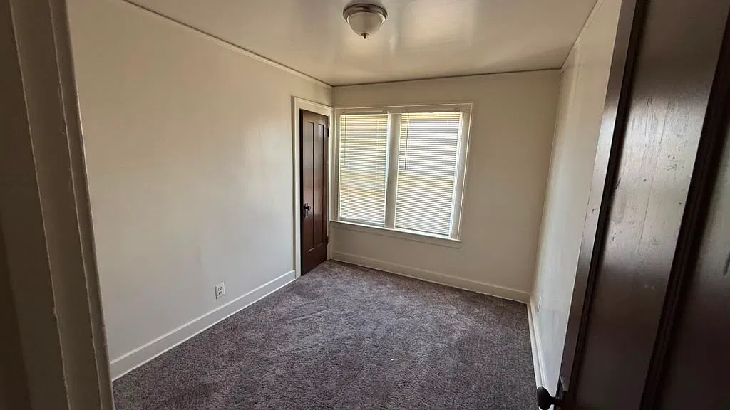 3 bed, 1125 sqft, $1,300 — Photo 3