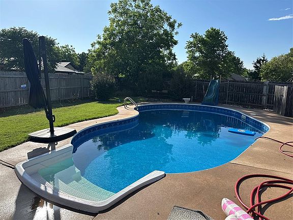 2nd image of 17001 Sunny Hollow Rd