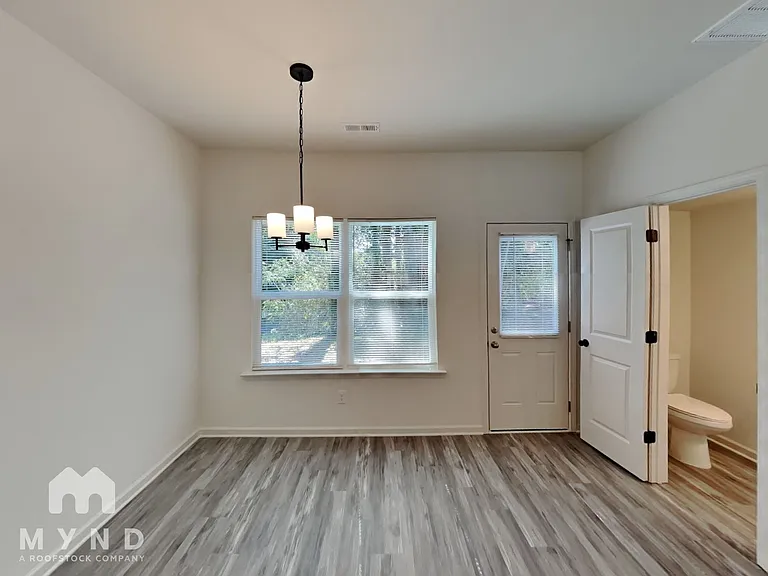 8019 Pleasant Grove Rd — Photo 9