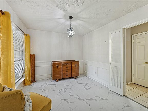 4th image of 24919 Bovington Dr