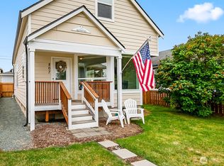 807 24th St, Anacortes, WA