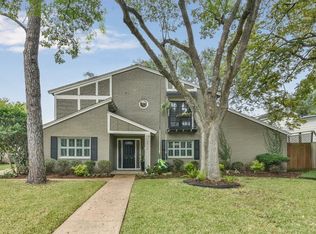10910 Tupper Lake Dr, Houston, TX 77042
