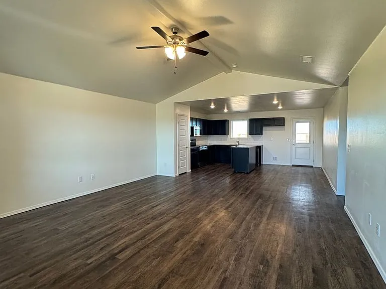 4401 Beacon Rd — Photo 2