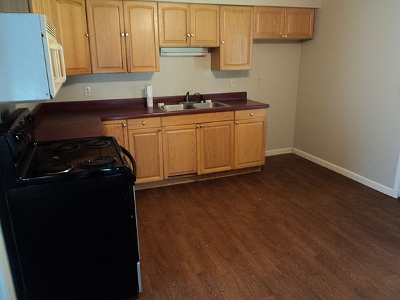 3rd image of 2570 Dixon Ct