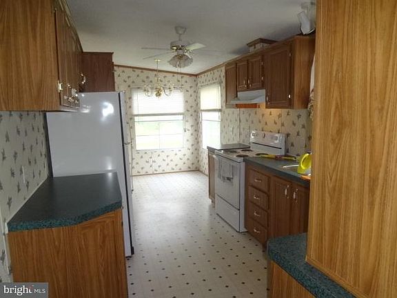 4th image of 100 Sherrill Dr