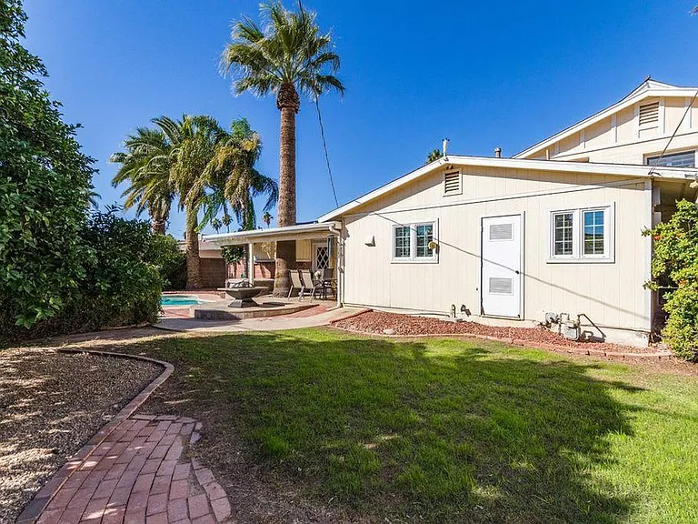 8743 E Keim Dr — Photo 22