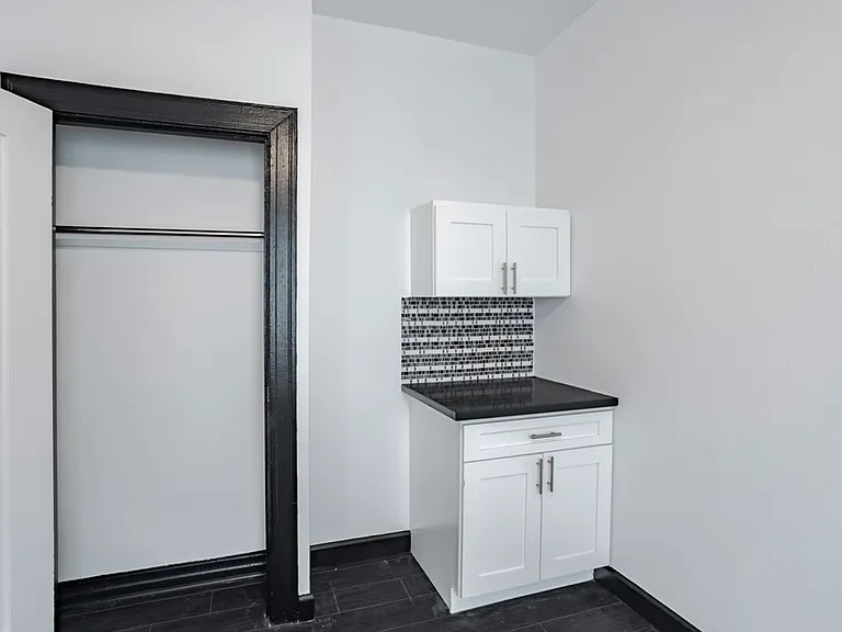 St. Moritz Apartments — Photo 8