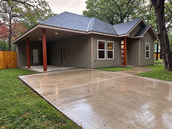 2nd image of 123 Seagrove Ln