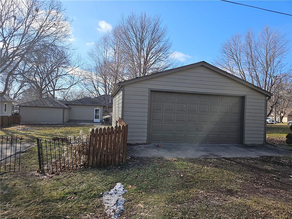 303 2nd St NE, Mitchellville, IA 50169 Zillow