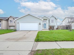 1052 39th Ave W, West Fargo, ND 58078