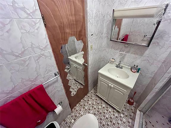 4th image of 377 VILLA CASTIN