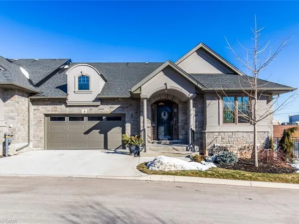 3757 Saint Peter Ave #4, Niagara Falls, ON L2J 0G2