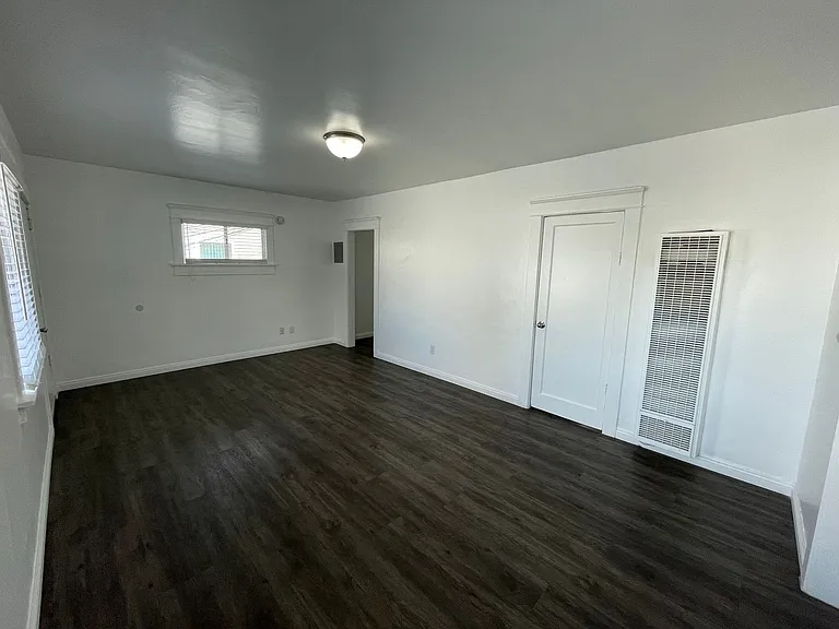 636 Lime Ave — Photo 4